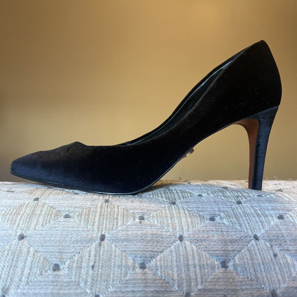 Carrano Rafaella Black Velvet Pointed Toe Classic Heels Pumps Women 8 Brazil